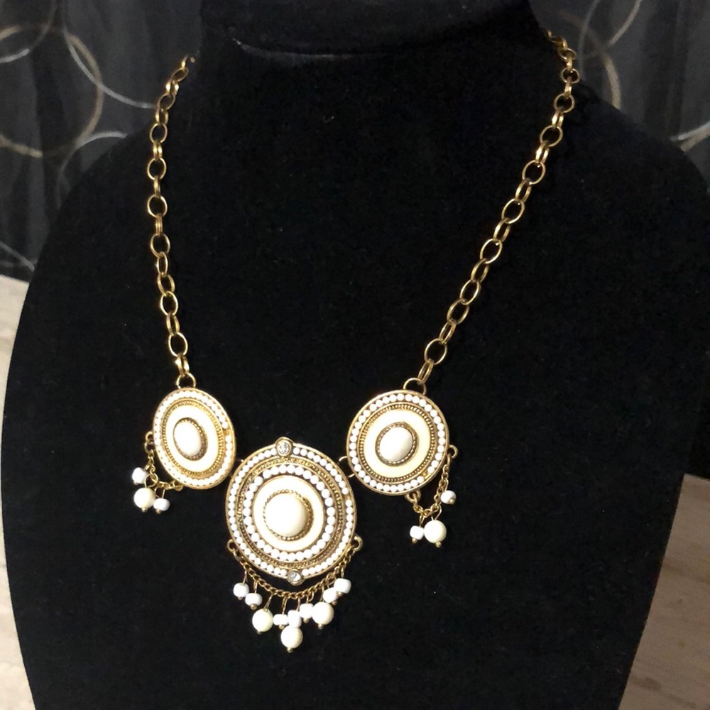 Beautiful Necklace | Gold & White